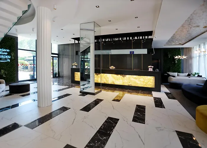 Riviera Blue 酒店 3*