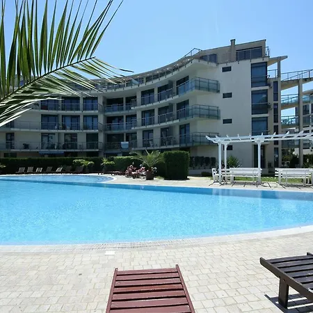 Хотел ривиера блу 3*